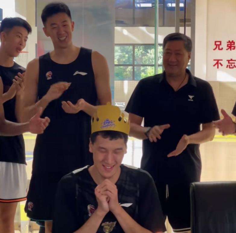 每个人都是