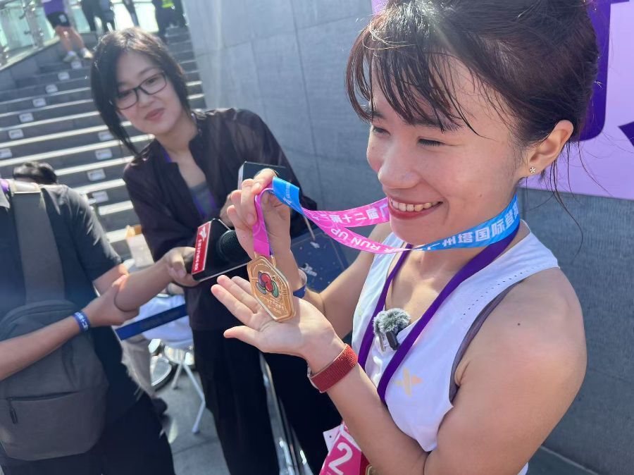 心筒赛道发, 但她感觉在 心筒赛道发, 但她感觉在